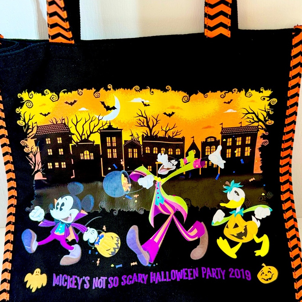 MICKEY'S NOT SO SCARY HALLOWEEN PARTY 2019" tote bag/ for every day use!